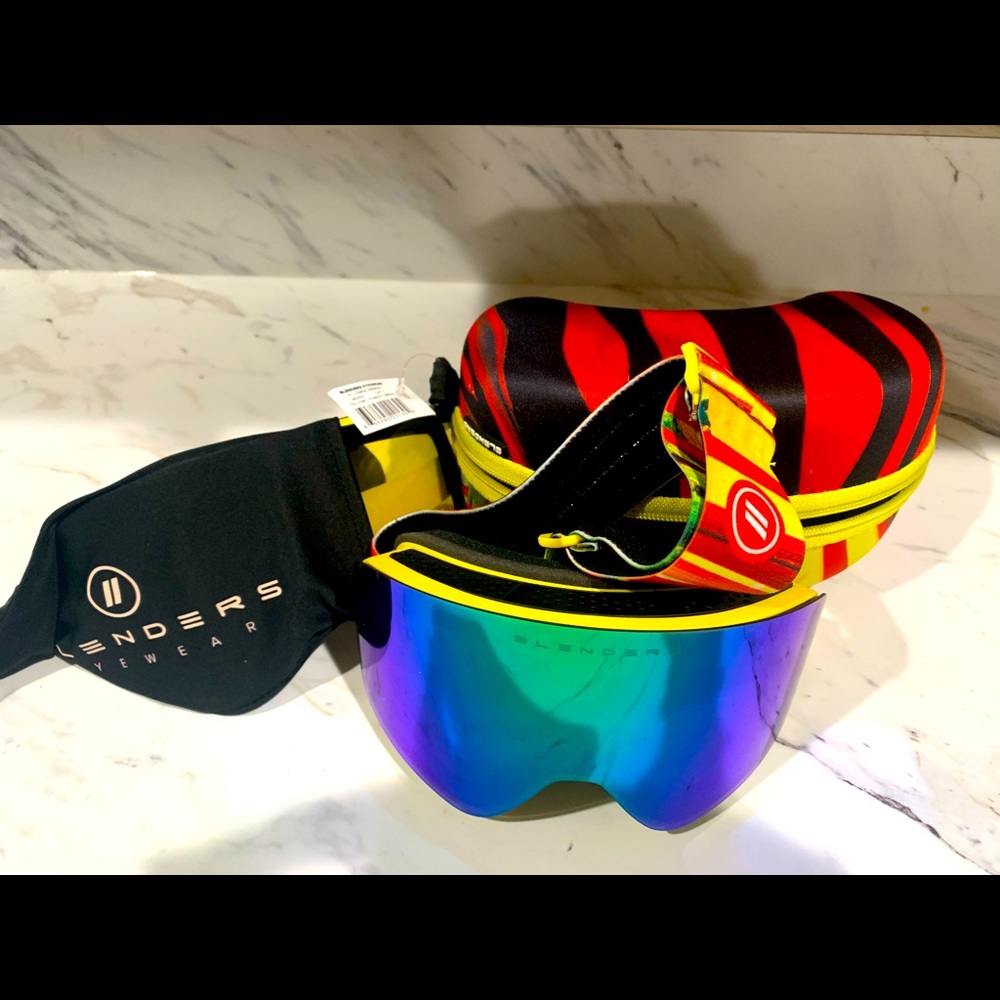 NWT BLENDER snowboarding, ski goggles